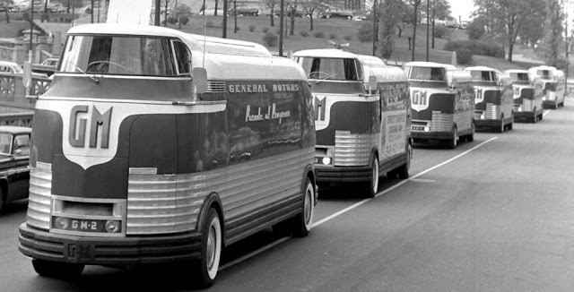 1950s Futurliners parade GM Media Archives 6