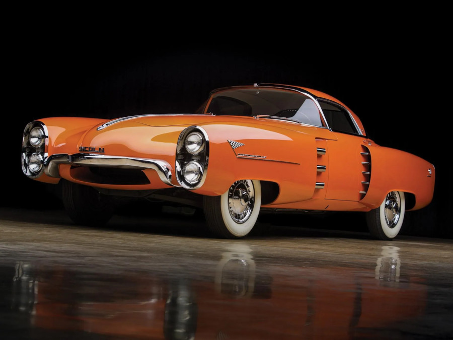 1955 Lincoln Indianapolis concept car R.M Sotheby Car Auction RESIZED 1