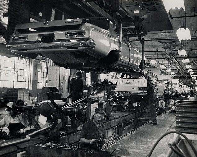 1963 Dodge factory assembly line Stellantis North American Archives 6