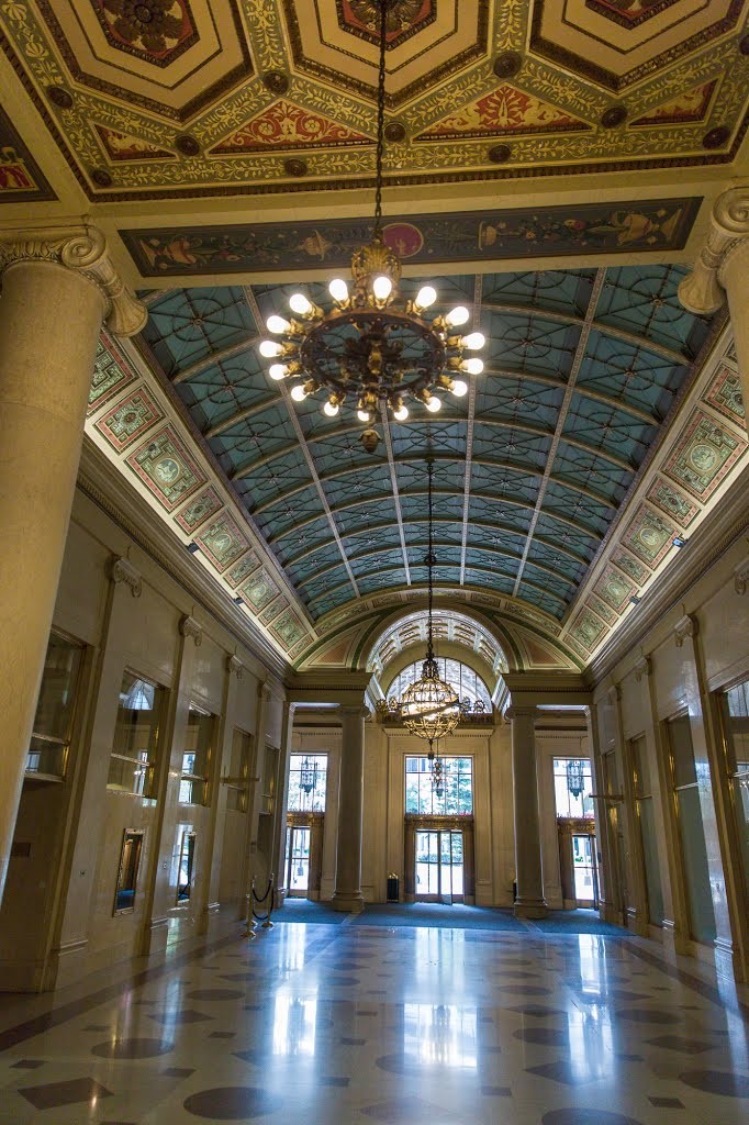 GM Building West Grand Boulevard entrance Ferens Collection 3