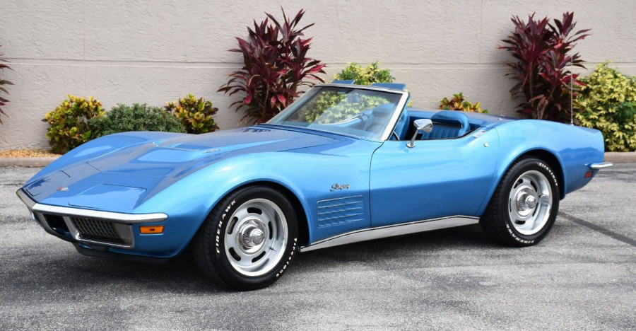 A 1970 Chevrolet Corvette convertible CROPPED AND RESIZED 3