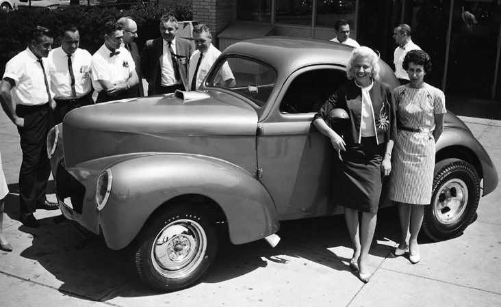 Barbara Hamilton with 1937 Willys race car and friends 4
