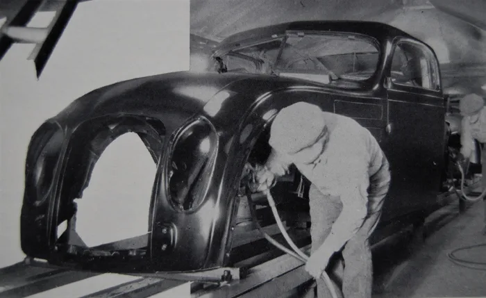 Chrysler Airflow assembly 1934 Chrysler Archives 1