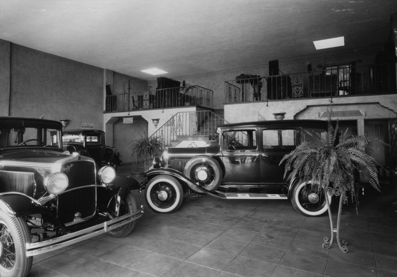 Interior of a DeSoto dealership 1929 Miracle Mile Residential Association 2