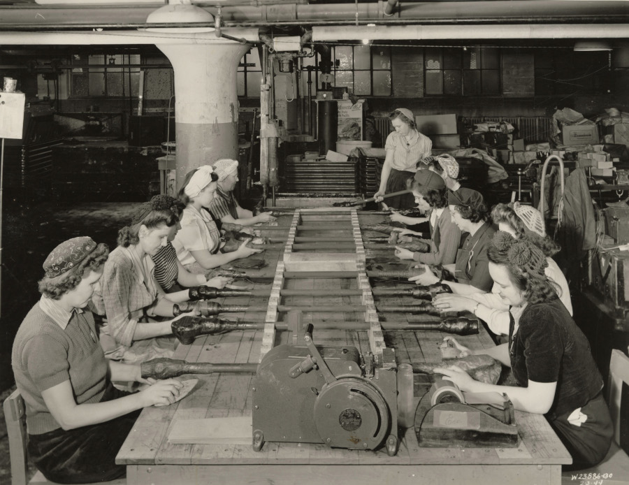 Women workers rustproofing and wrapping shafts at GMC Truck and Coach Detroit Public Library Digital Collection RESIZED 7