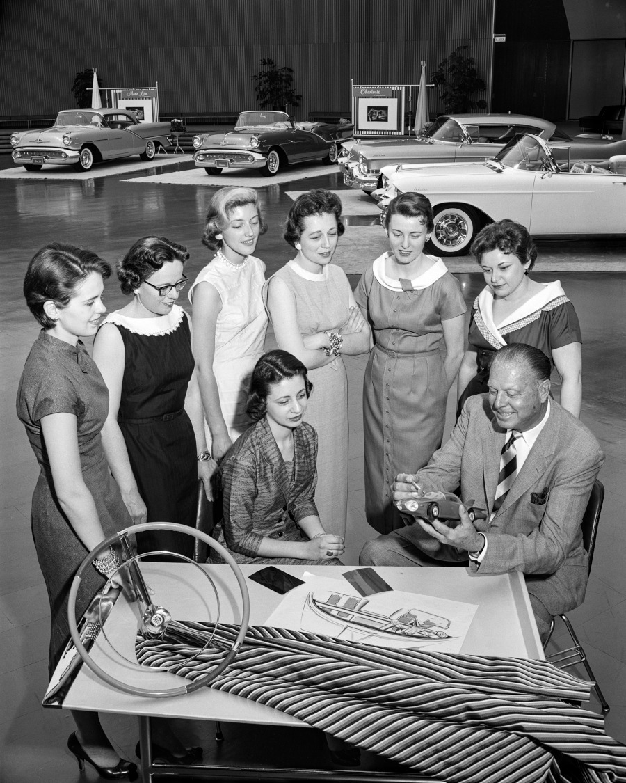 GM Damsels of Design with Harley Earl early 1950s General Motors Archive RESIZED 5