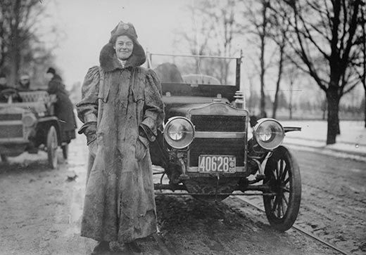 Alice Ramsey next to her automobile Library of Congress