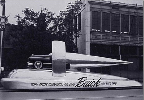 Buick parade float RESIZED 5