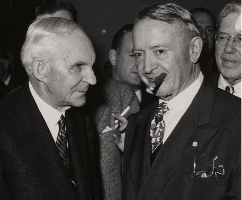 Henry Ford and Barney Oldfield CROPPED 6