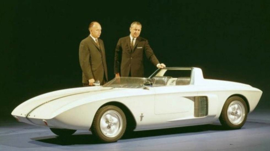 1962 Ford Mustang I concept with Eugene Bordinal design team Ford Motor Company Archives RESIZED 4