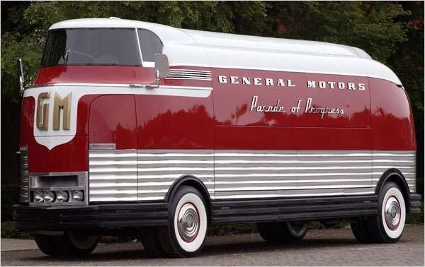 1950s Futurliners parade GM Media Archives 8