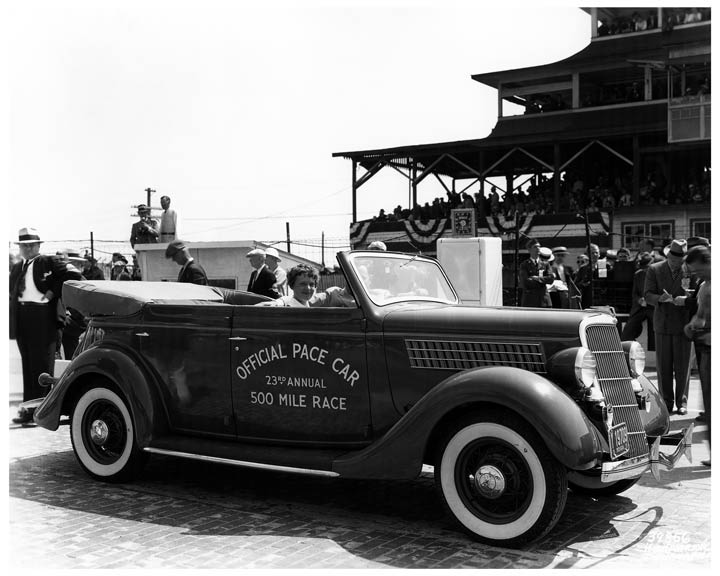 1935 Ford pace car 2