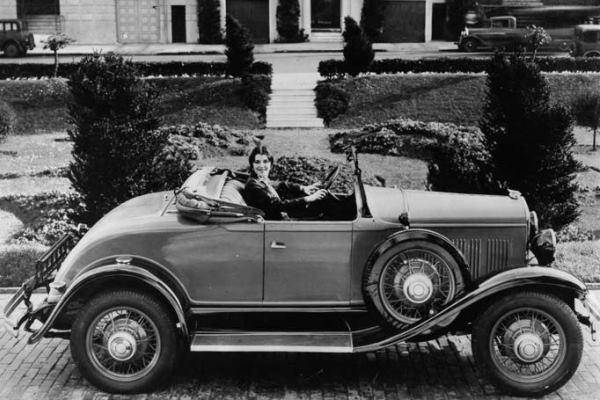 A 1929 DeSoto Six Roadster Stellantis Chrysler Archives 2