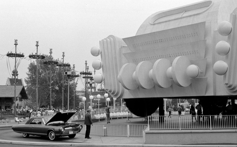 Chrysler Turbine Car at the 1964 Worlds Fair Chrysler Archives RESIZED 8
