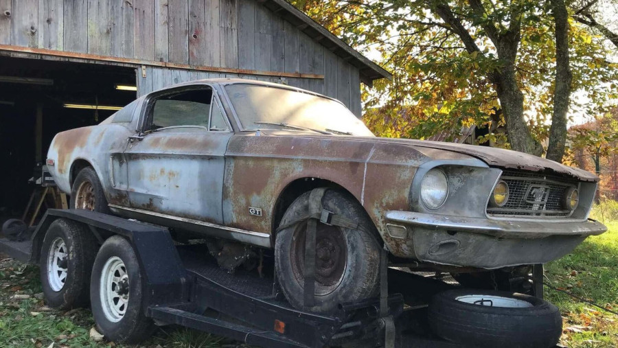 1968 Ford Mustang on trailer RESIZED 6