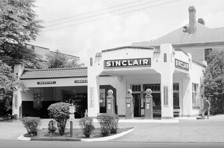Early Sinclair gas station RESIZED 2