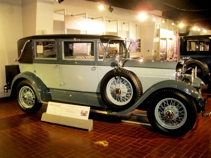 1930 Lincoln green two tone model Lincoln Car Museum 3