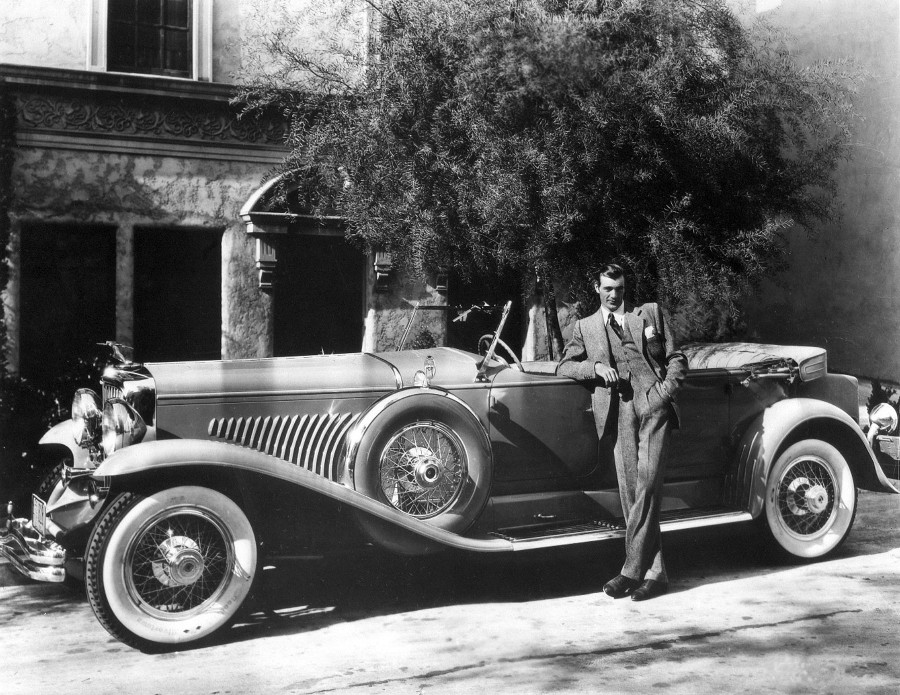 RESIZED Gary Cooper with a 1931 Duesenberg source 7
