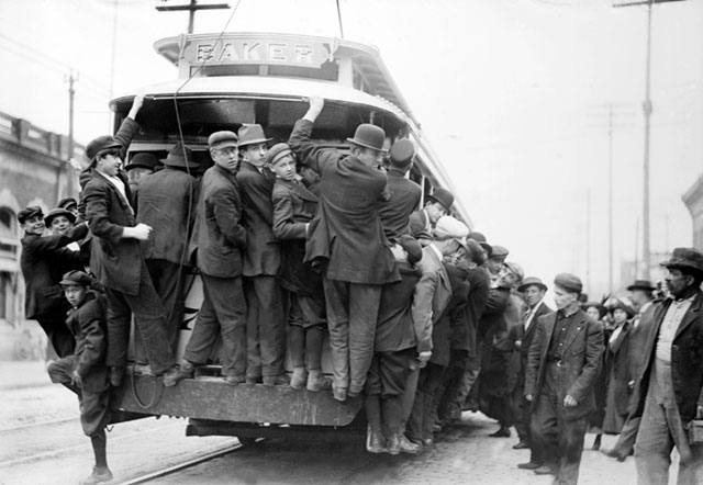 baker street trolley photo