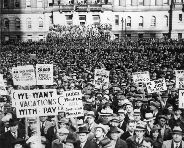 WRL 45 UAW CAD SQ RALLY