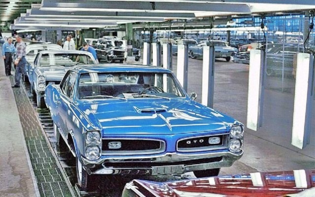 file-20150902094439_Early_Days_Pontiac_Labor.jpg