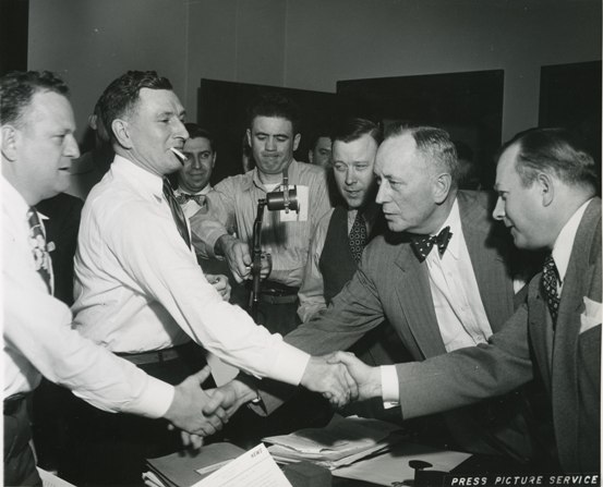 Reuther and GM handshake lefevre 1950 GM small